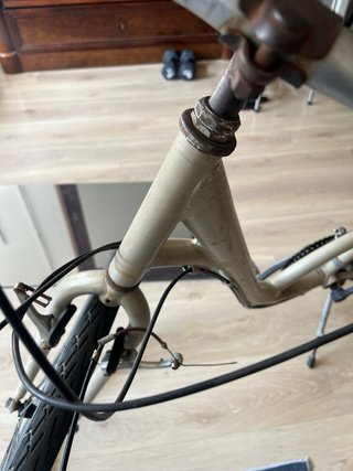 Bicicleta urbana vintage color crema