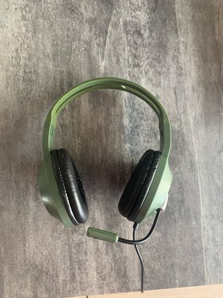 Auriculares verdes con micrófono