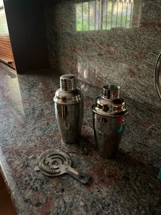 Juego de cocteleras y colador