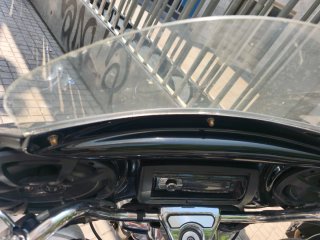 Batwing con altavoces y CD para moto
