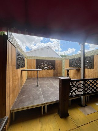 Decoración caseta feria madera
