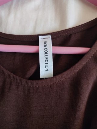 Vestido marrón sin mangas