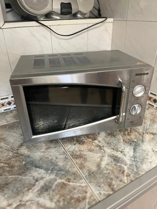 Microondas Severin 700W