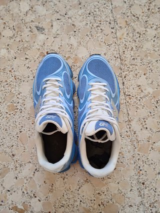 Zapatillas New Balance Azul y Blanco