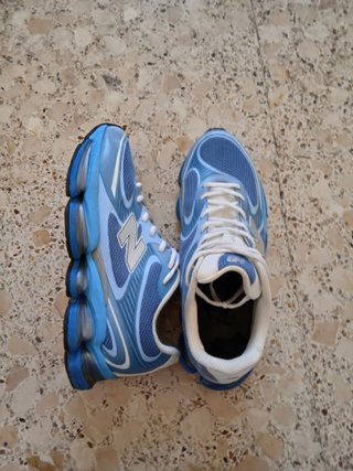 Zapatillas New Balance Azul y Blanco