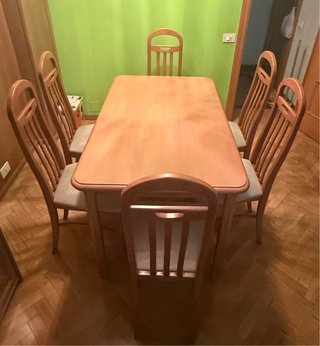 Mesa de comedor con 6 sillas de madera