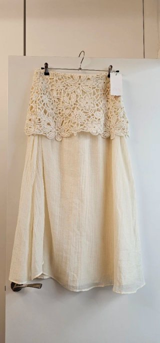 Falda detalle crochet Zara