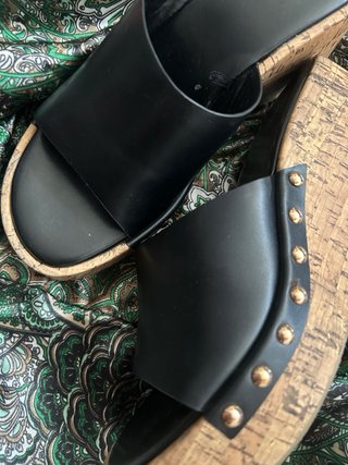 Zapatos Zara Negros Cuña y zapatos cula gris