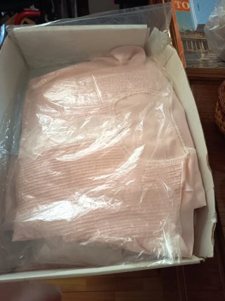 Elegante lencería fina rosa y blanca