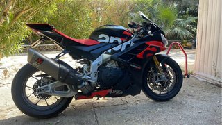 Aprilia RSV4 1100 Factory