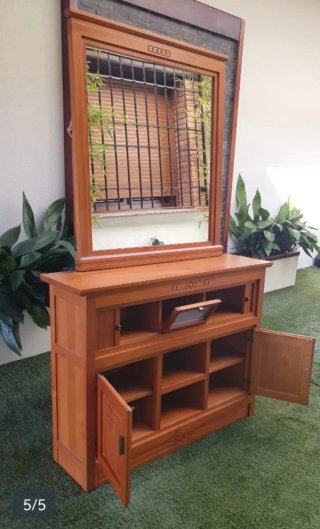 Mueble de entrada con espejo de madera