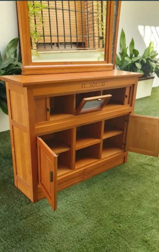 Mueble de entrada con espejo de madera