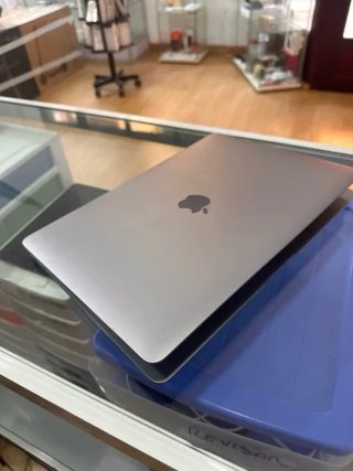 MacBook Air 2020 Gris 512GB 8GB RAM M1