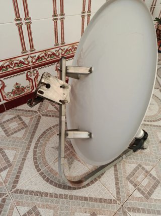 Antena Parabólica Satélite 60-80cm Televes LNB