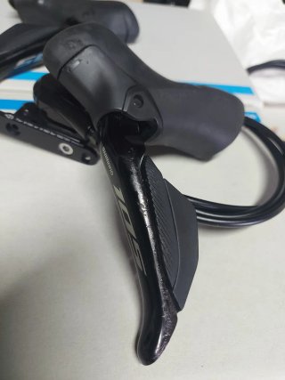 Leva e pinze freni Shimano 105 Di2 Idraulici
