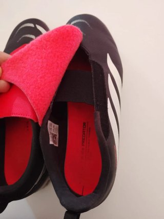 Botas de fútbol Adidas Predator Negras y Rojas