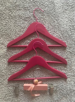 3 Percheros de madera para niños + 1 para faldas