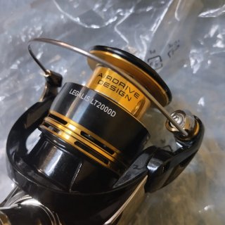 Daiwa 23 Legalis 2000D Freno nuevo ATD-L lento