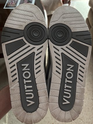 Louis Vuitton Skate Grises y Blancas