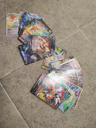 Cartas Pokémon V y VMAX