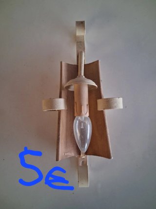 Macetero de madera con enrejado