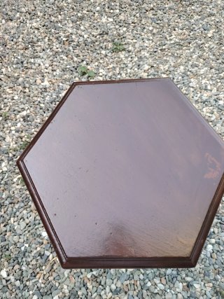 Tavolino esagonale in legno marrone