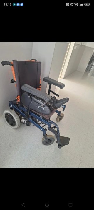 Silla de ruedas eléctrica + otra de regalo