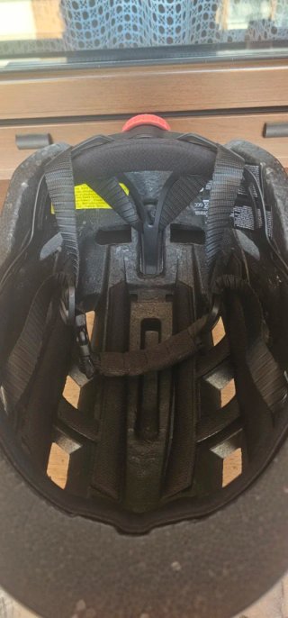 Casco patinete negro