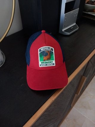 Gorra Pull&Bear Roja y Azul
