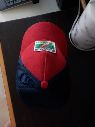 Gorra Pull&Bear Roja y Azul