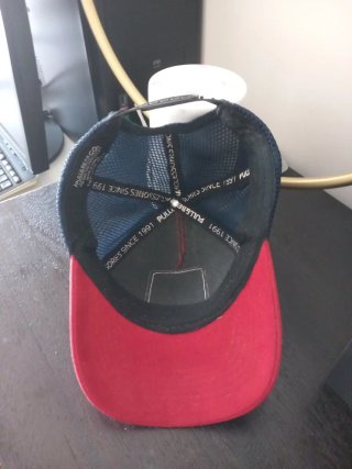 Gorra Pull&Bear Roja y Azul