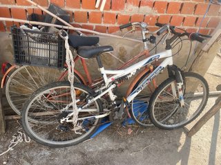 Bicicleta de montaña FS solo la blaca