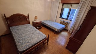 Dormitorio completo madera oscura