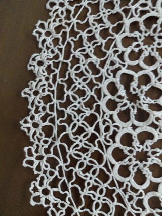 Tondo chiacchierino fatto a mano beige cm63