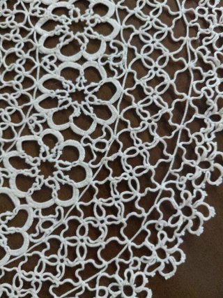 Tondo chiacchierino fatto a mano beige cm63