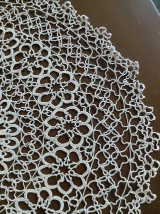 Tondo chiacchierino fatto a mano beige cm63