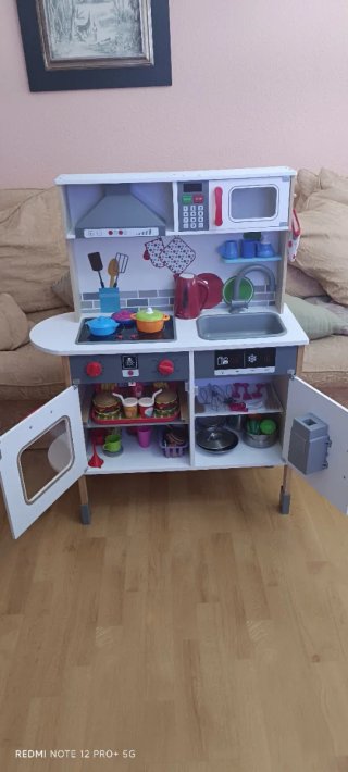 Cocinita de juguete infantil