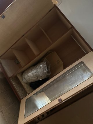 Armario antiguo de madera