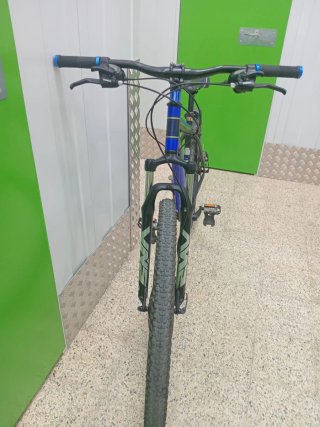 Bicicleta de Montaña Azul y Negra