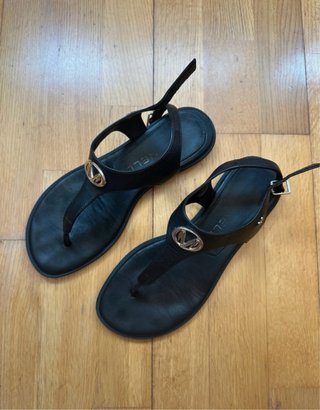 Sandalias planas negras