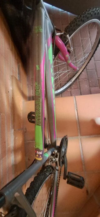 Bicicleta Montaña Full Suspension Y otra de 26"