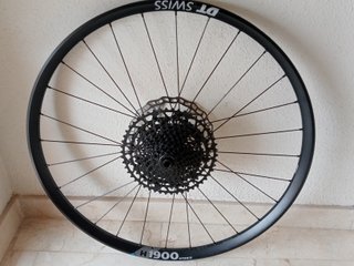 142 x12 DT Swiss H 1900 27.5 x30 llanta trasera