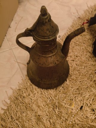 Caffettiera araba antica in rame