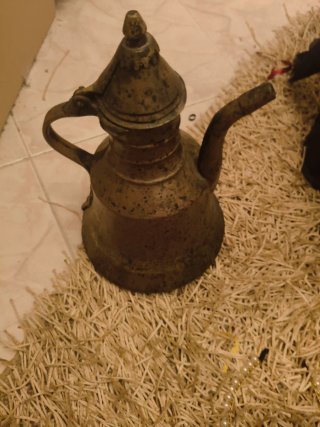 Caffettiera araba antica in rame