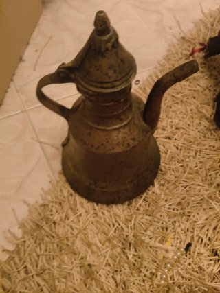 Caffettiera araba antica in rame