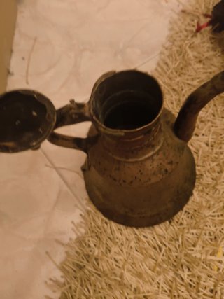 Caffettiera araba antica in rame
