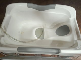 Bañera cambiador para bebé con patas