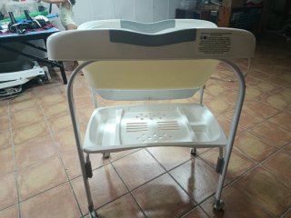 Bañera cambiador para bebé con patas