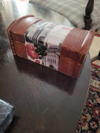 Baúl joyero madera decorado Londres