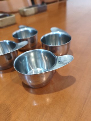 4 Tazas Metálicas para Salsas
